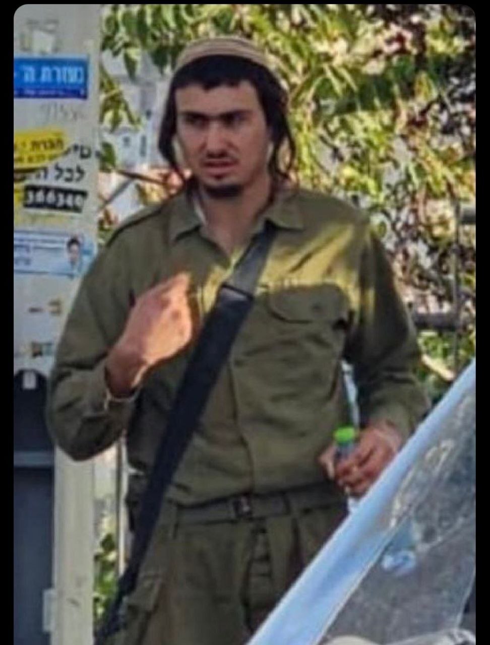 لحظه تیراندازی اشتباهی نظامیان صهیونیست به یک اسرائیلی و کشتن او لحظه تیراندازی اشتباهی نظامیان صهیونیست به یک اسرائیلی و کشتن او