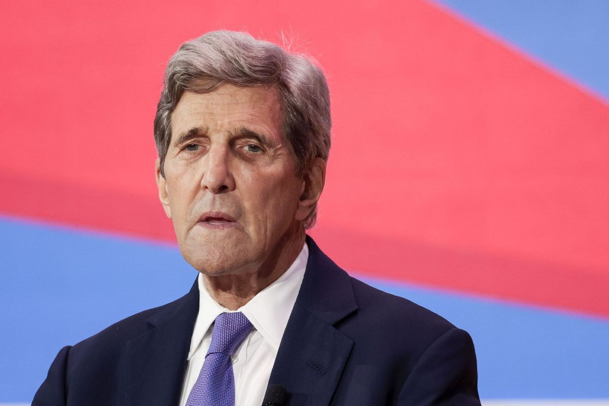 باد معده جان کری دردسرساز شد! باد معده جان کری دردسرساز شد!