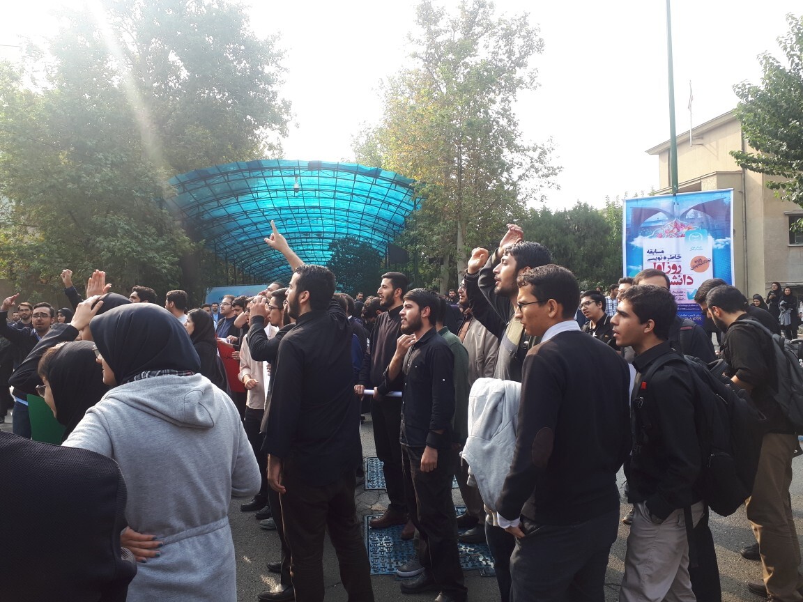 نقش نماینده اصولگرای مجلس در بهم زدن سخنرانی حسن روحانی در روز دانشجو چه بود؟