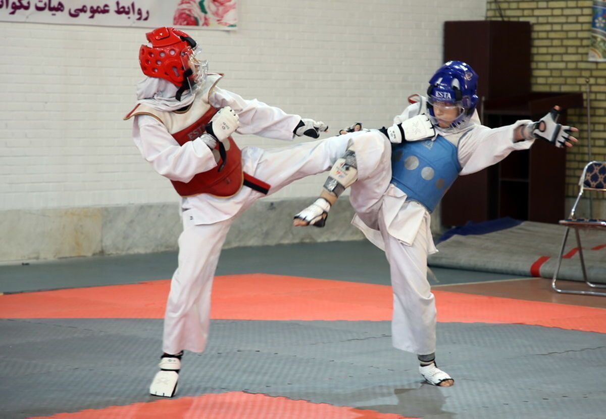 عزل مدیر ورزشی به خاطر بی حجابی ورزشکاران نونهال/ مدیر معزول: روسری نپوشیدن کودکان را پیراهن عثمان کردند