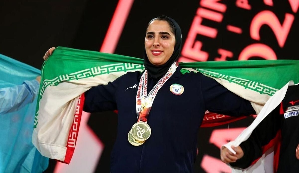 وزنه برداری زن