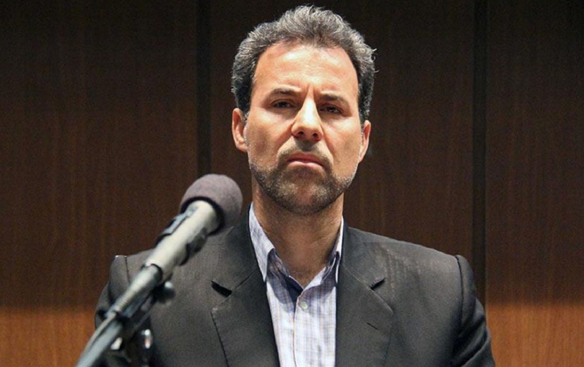 رویکرد متناقض نمایندگان در مقابل دولت روحانی و رئیسی/ میرزایی: قالیباف و هیئت رئیسه مسئولیت لایحه حجاب و طرح صیانت را قبول نمیکردند رویکرد متناقض نمایندگان در مقابل دولت روحانی و رئیسی/ میرزایی: قالیباف و هیئت رئیسه مسئولیت لایحه حجاب و طرح صیانت را قبول نمیکردند