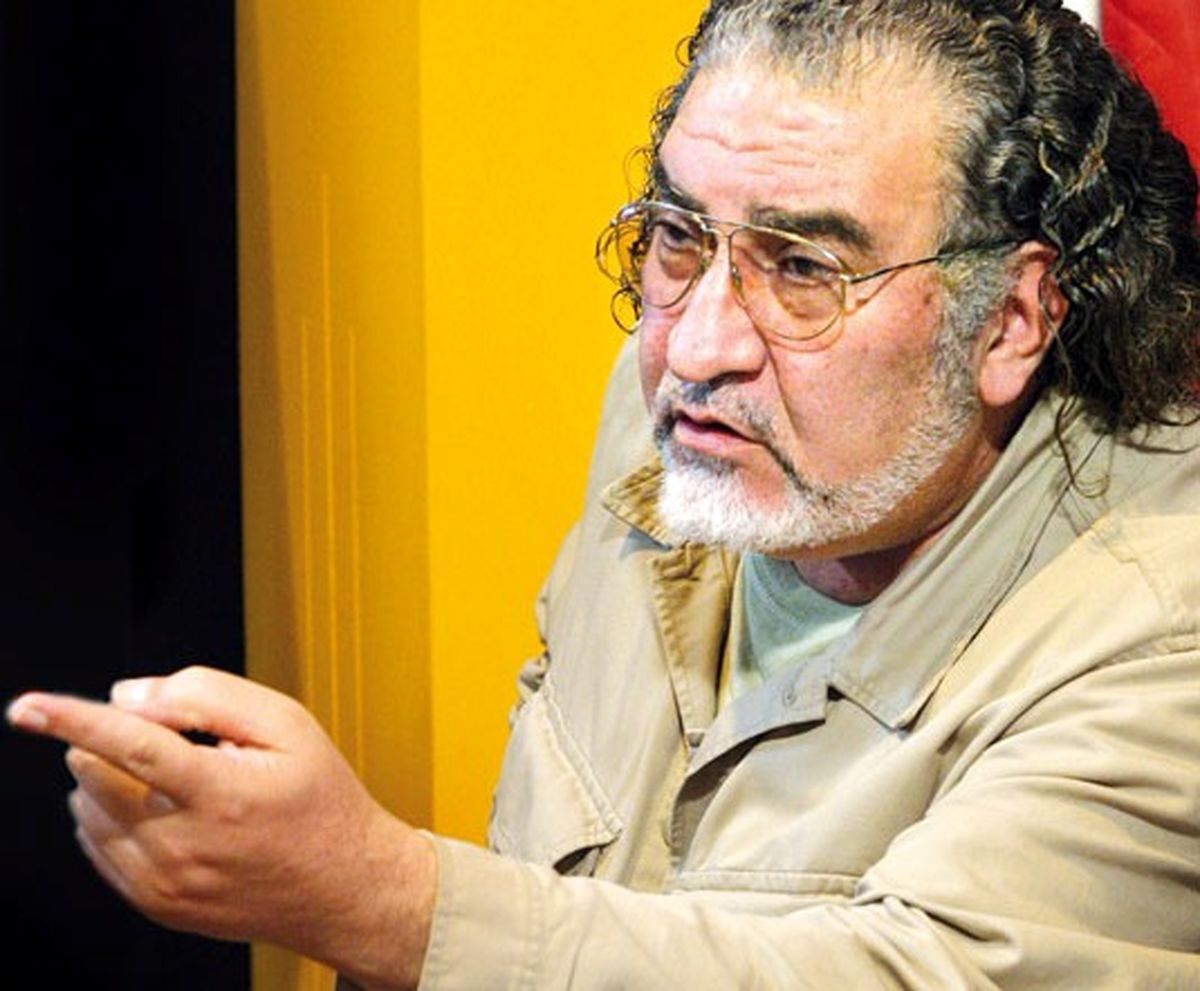 افشاگری در مناظره ۸۸؛ برخی مشاوران احمدی‌نژاد «پابوسی» کردند!