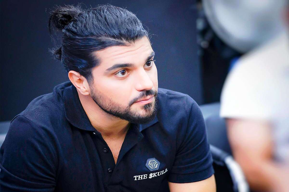 ورزش کردن سینا مهراد با آهنگ صادق بوقی!