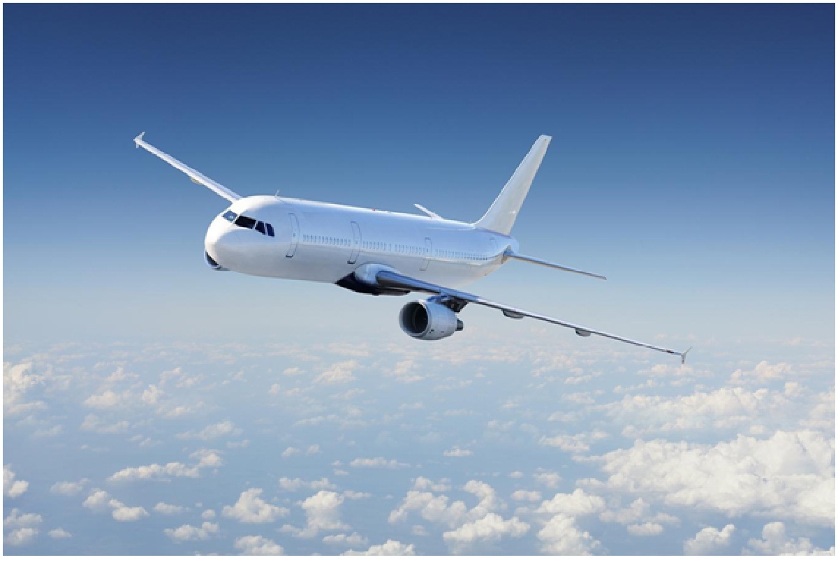 لحظه سهمگین انتقال هواپیمای غولپیکر در طوفان لحظه سهمگین انتقال هواپیمای غولپیکر در طوفان