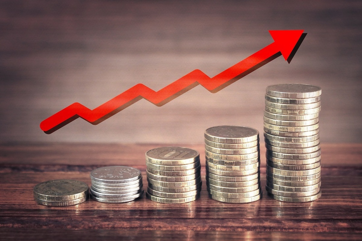 جامعه ایرانی بین دو سنگ آسیاب تورم و مالیات