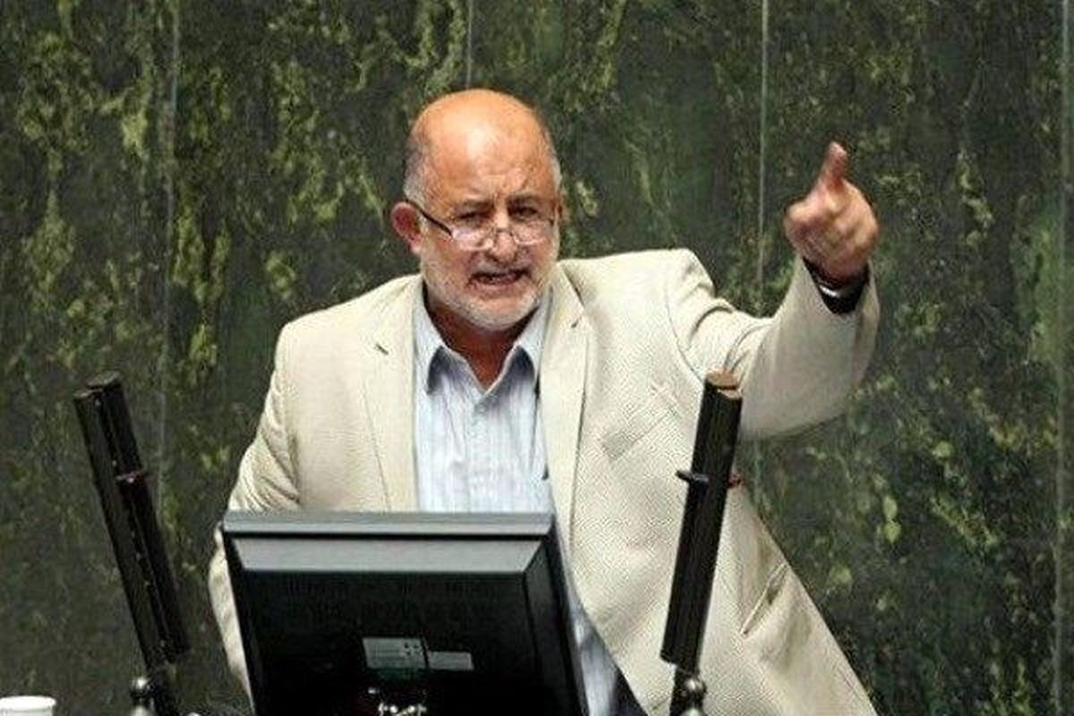 قاضی پور: خالص‌سازان زیر سایه احمدی نژاد قدرت گرفتند/ حنای محصولی و تیمش دیگر رنگی ندارد