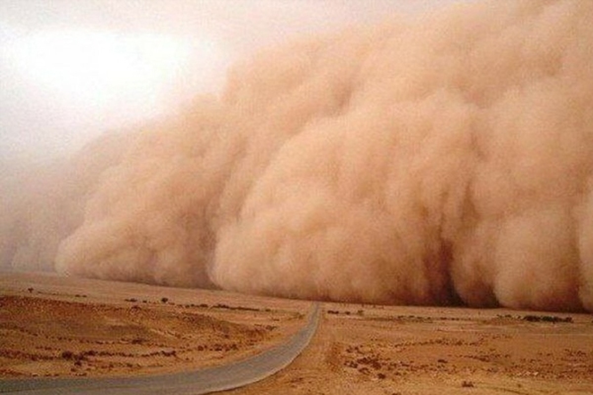 ویدئویی هولناک از طوفان گرد و خاک در مشهد