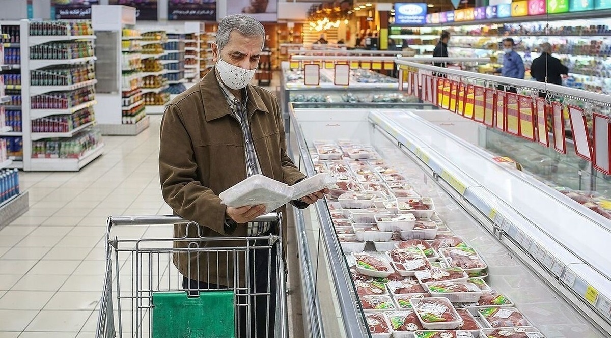 شکاف میان نرخ تورم و میزان افزایش حقوق؛ مردم فقیرتر می‌شوند