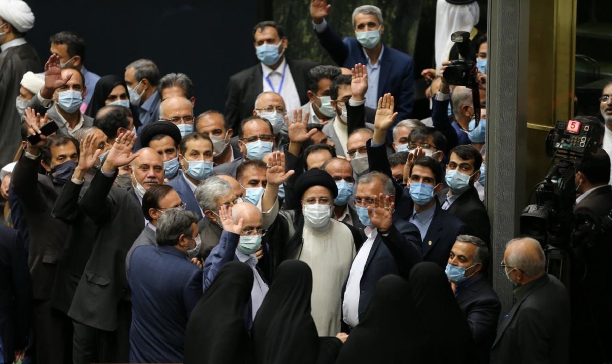 روزنامه حامی دولت: مردم صداقت و پشتکار دولت انقلابی را میبینند؛ به همین دلیل در انتخابات شگفتیآفرینی خواهند کرد! روزنامه حامی دولت: مردم صداقت و پشتکار دولت انقلابی را میبینند؛ به همین دلیل در انتخابات شگفتیآفرینی خواهند کرد!