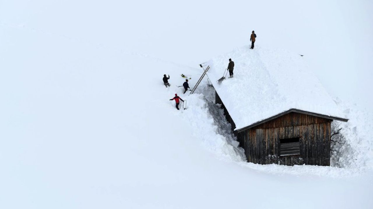 پناهجویان ایرانی در برف سنگین اروپا گرفتار شدند پناهجویان ایرانی در برف سنگین اروپا گرفتار شدند