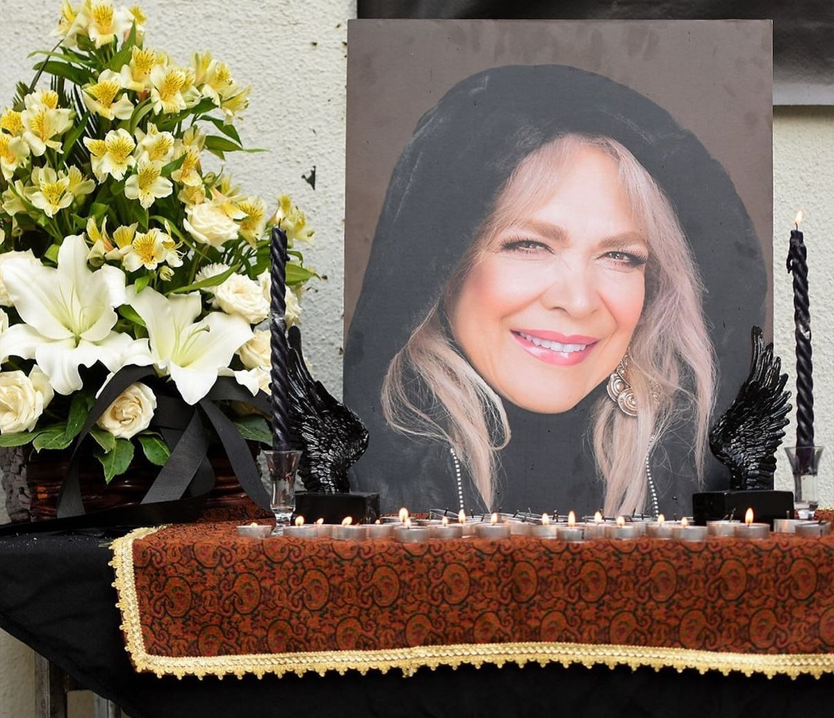 وداع سوزناک هنرمندان سینما با بیتا فرهی