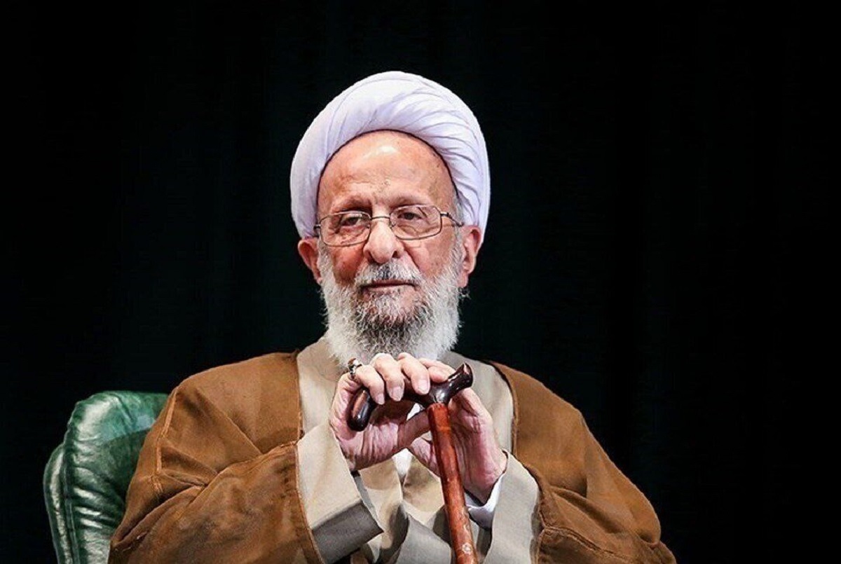 سایت جبهه پایداری: چهره‌های رسانه‌ای، که عمله‌ی جریان‌های سیاسی پشت پرده‌اند مصباح را هدف هجمه قرار دادند/ سکوت دستگاه قضا عجیب است!