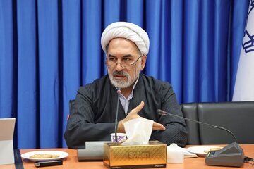 مهراب صادق نیا: ما مردم را تشویق به جاسوسی و گزارش و عکس از خطای یکدیگر می‌کنیم، اما امام علی می‌گفت تلاش نکن عیوب مردم را کشف کنی!