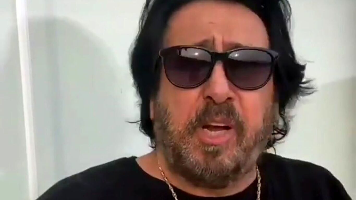 حمله تند شهرام شبپره به اِبی و گوگوش بخاطر تور خداحافظی! حمله تند شهرام شبپره به اِبی و گوگوش بخاطر تور خداحافظی!