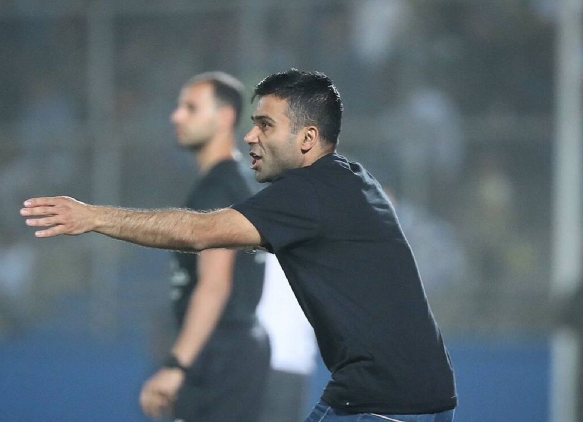 افشای جادوگری در بازی لیگ توسط مربی استقلالی! افشای جادوگری در بازی لیگ توسط مربی استقلالی!