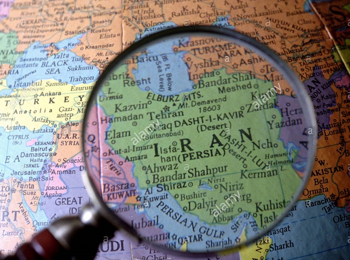 فرصت‌های از دست‌رفته و پیش روی ایران در سیاست خارجی از نگاه کارشناسان؛ سیاست‌های کلی کشور باید تغییر کند