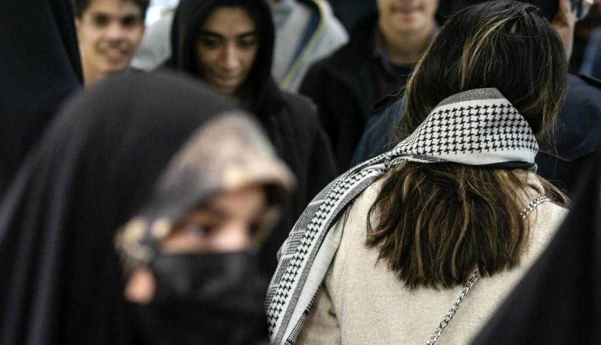 حامی لایحه عفاف و حجاب: فردی که قانون حجاب را رعایت نکند، از سفر خارجی محروم می‌شود/ افراد خاطی ممکن است زندانی شوند