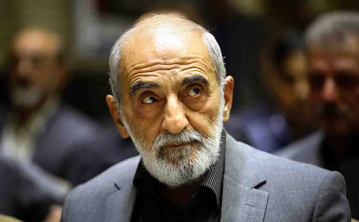 شریعتمداری خطاب به قوه قضائیه: گولتان زده اند | هدف مجلس از لایحه حجاب گسترش بی حجابی بود