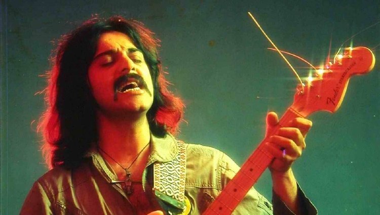 کوروش یغمایی کیست؟ کوروش یغمایی کیست؟