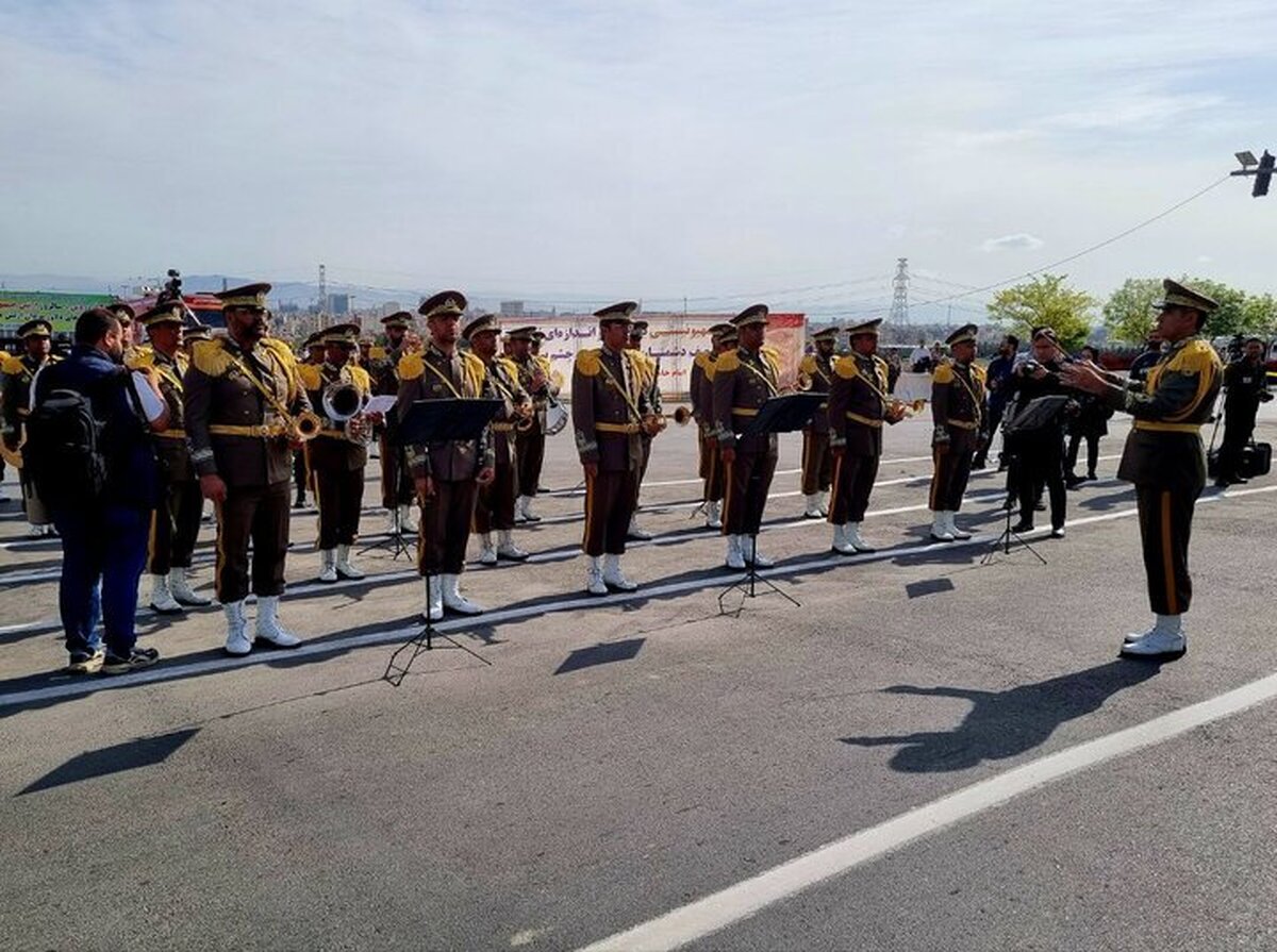 اتفاقی عجیب در رژه نیرو‌های مسلح؛ آبپاشی به فرماندهان!