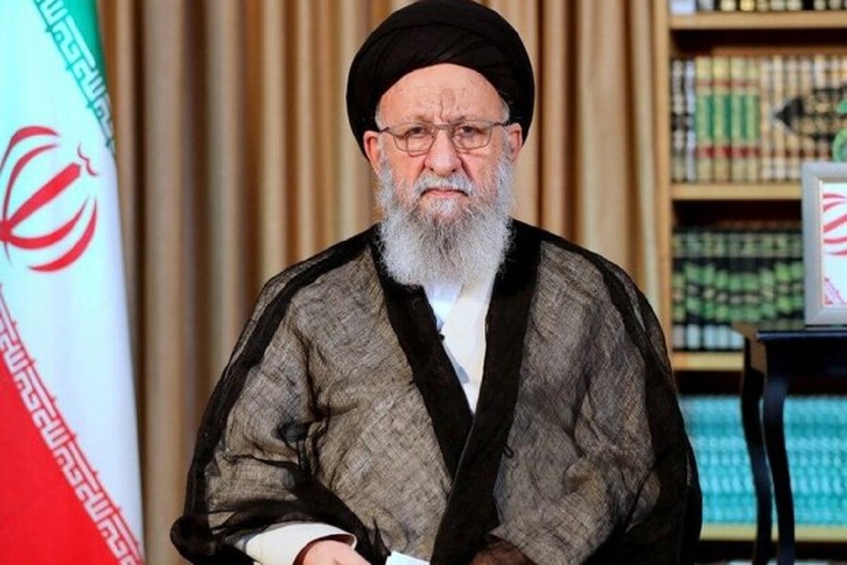 واکنش یک امام جمعه به شلیک پدافند هوایی به ریزپرنده‌ها در اصفهان: آبروی اسرائیل رفت