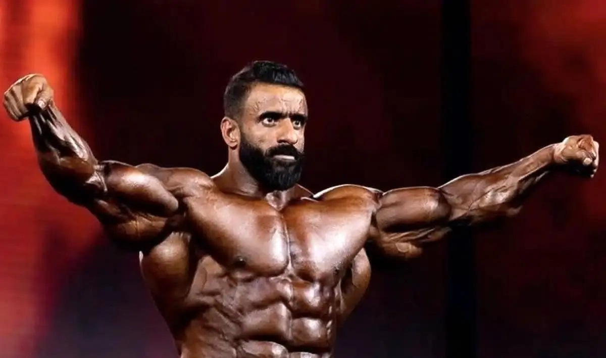 مجسمه هادی چوپان هم ساخته شد