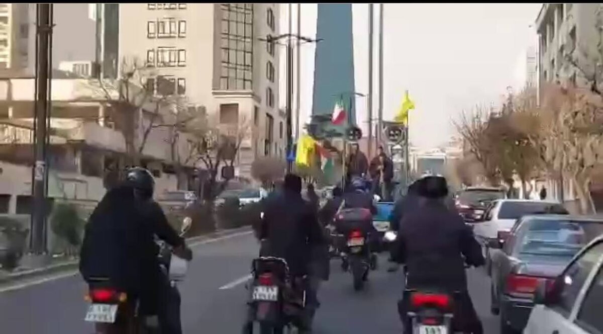 تلاش رادیکال‌ها برای تخریب دولت از لشکرکشی سایبری تا صف‌آرایی خیابانی