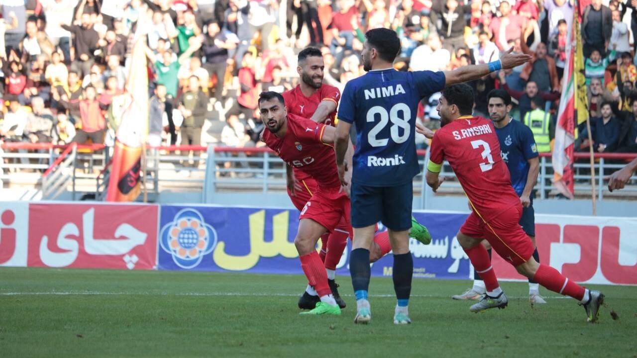 حکم تراکتور - نساجی: ورود آقایان ممنوع! حکم تراکتور - نساجی: ورود آقایان ممنوع!