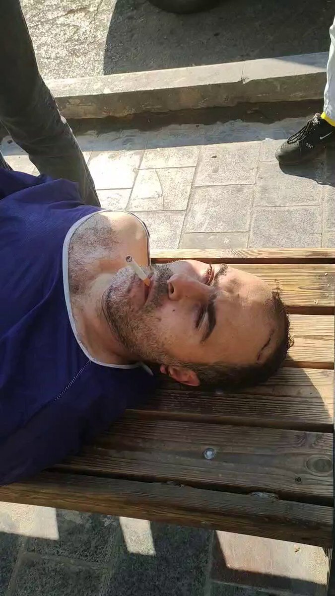 رفتار غیر انسانی بیمارستان؛ بیرون انداختن بیمار در هوای منفی ۳ درجه! رفتار غیر انسانی بیمارستان؛ بیرون انداختن بیمار در هوای منفی ۳ درجه!