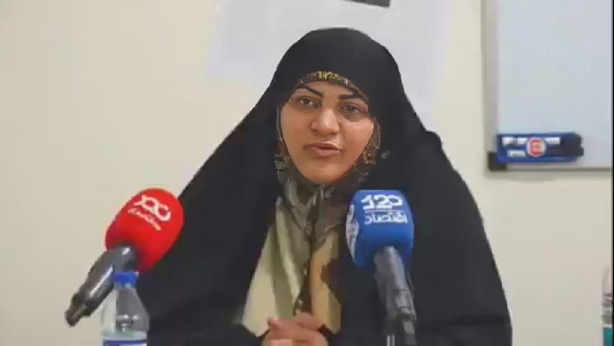 ببینید| رفتار زننده نماینده جبهه پایداری با نماینده کارگران ببینید| رفتار زننده نماینده جبهه پایداری با نماینده کارگران