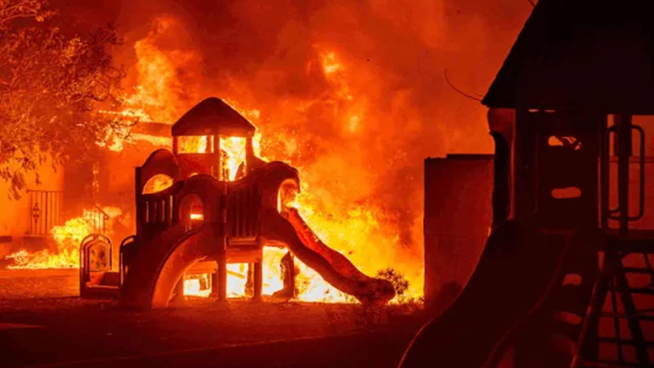 جزئیات جدید از آتشسوزی گسترده لس آنجلس؛ تخلیه دهها هزار نفر جزئیات جدید از آتشسوزی گسترده لس آنجلس؛ تخلیه دهها هزار نفر