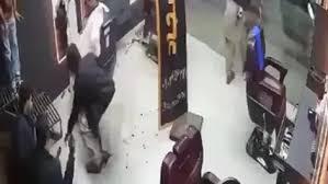 ببینید| تصاویر سرقت مسلحانه از یک آرایشگاه در زاهدان ببینید| تصاویر سرقت مسلحانه از یک آرایشگاه در زاهدان