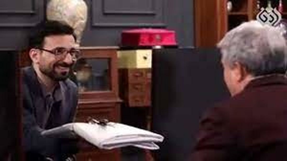 ببینید | واکنش شبکه العربیه به اهدای کفن در برنامه تلویزیونی ایرانی! ببینید | واکنش شبکه العربیه به اهدای کفن در برنامه تلویزیونی ایرانی!