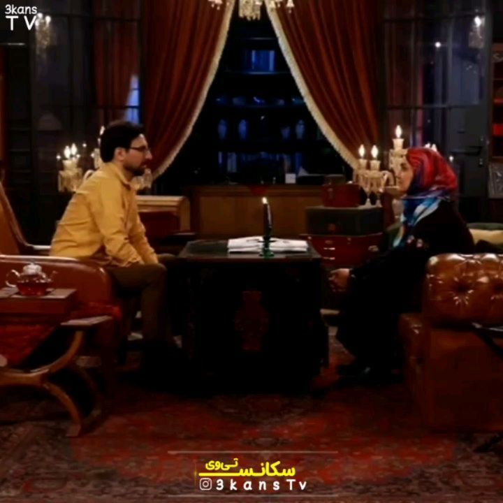 واکنش خاله نرگس به کفن هدیه گرفتن در تلویزیون واکنش خاله نرگس به کفن هدیه گرفتن در تلویزیون