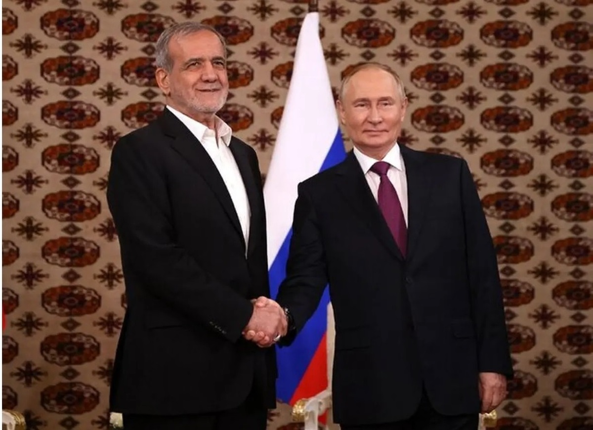 رسانههای عربی درباره توافق راهبردی ایران و روسیه چه نوشتند؟ | دشمن مشترک، عامل نزدیکی تهران و مسکو رسانههای عربی درباره توافق راهبردی ایران و روسیه چه نوشتند؟ | دشمن مشترک، عامل نزدیکی تهران و مسکو