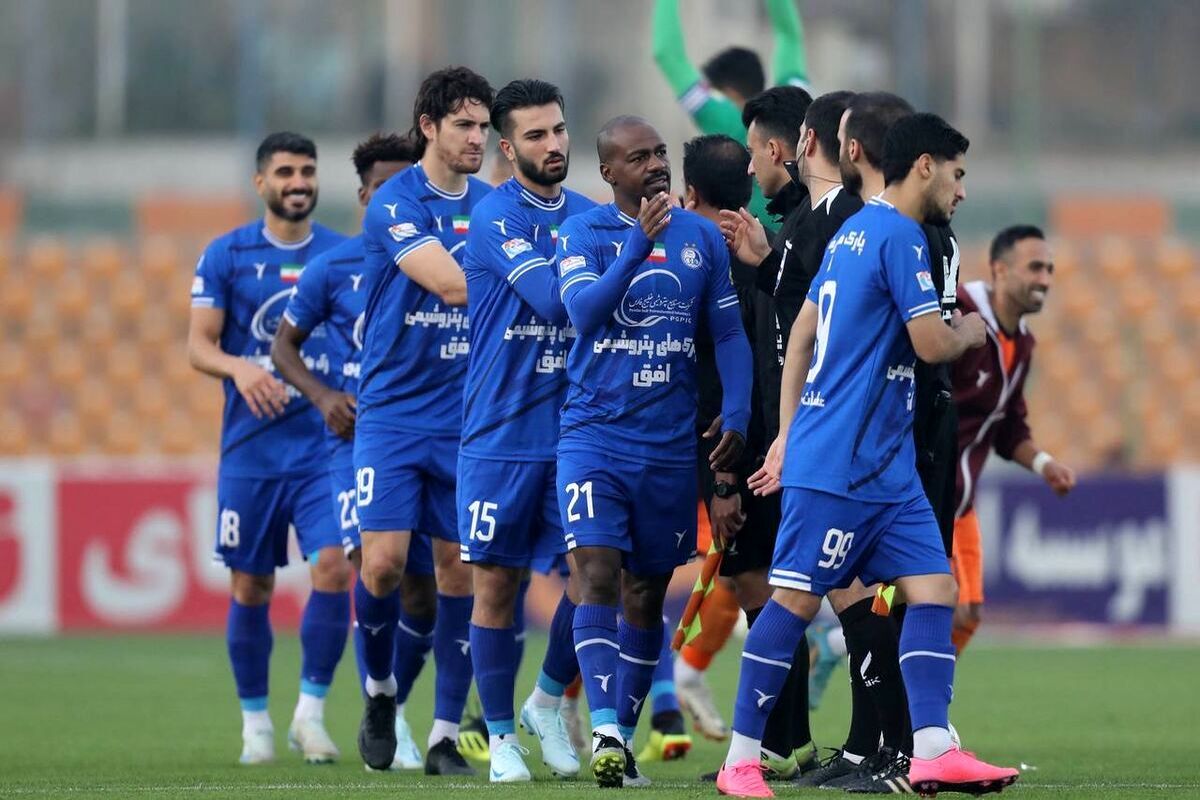 ۳ خروجی استقلال در نیمفصل قطعی است ۳ خروجی استقلال در نیمفصل قطعی است