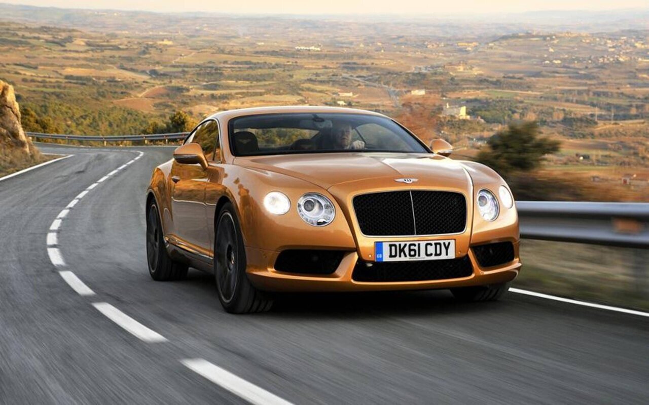 عکس| با تنها بنتلی حداقل ۵۰ میلیاردی بازار ایران آشنا شوید! عکس| با تنها بنتلی حداقل ۵۰ میلیاردی بازار ایران آشنا شوید!