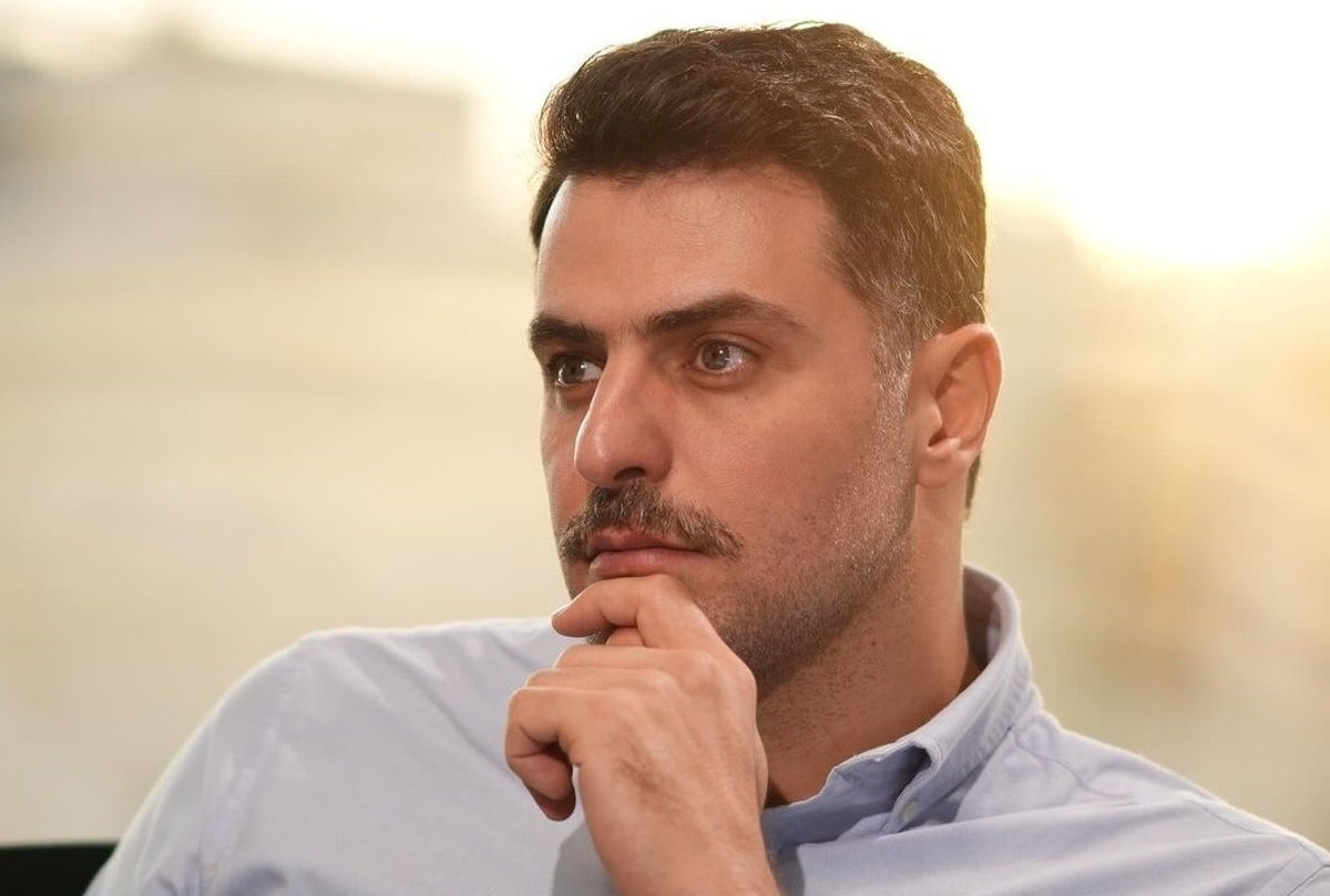 ببینید| ویدئوی کریسمسی علی ضیاء در کنار برج ایفل