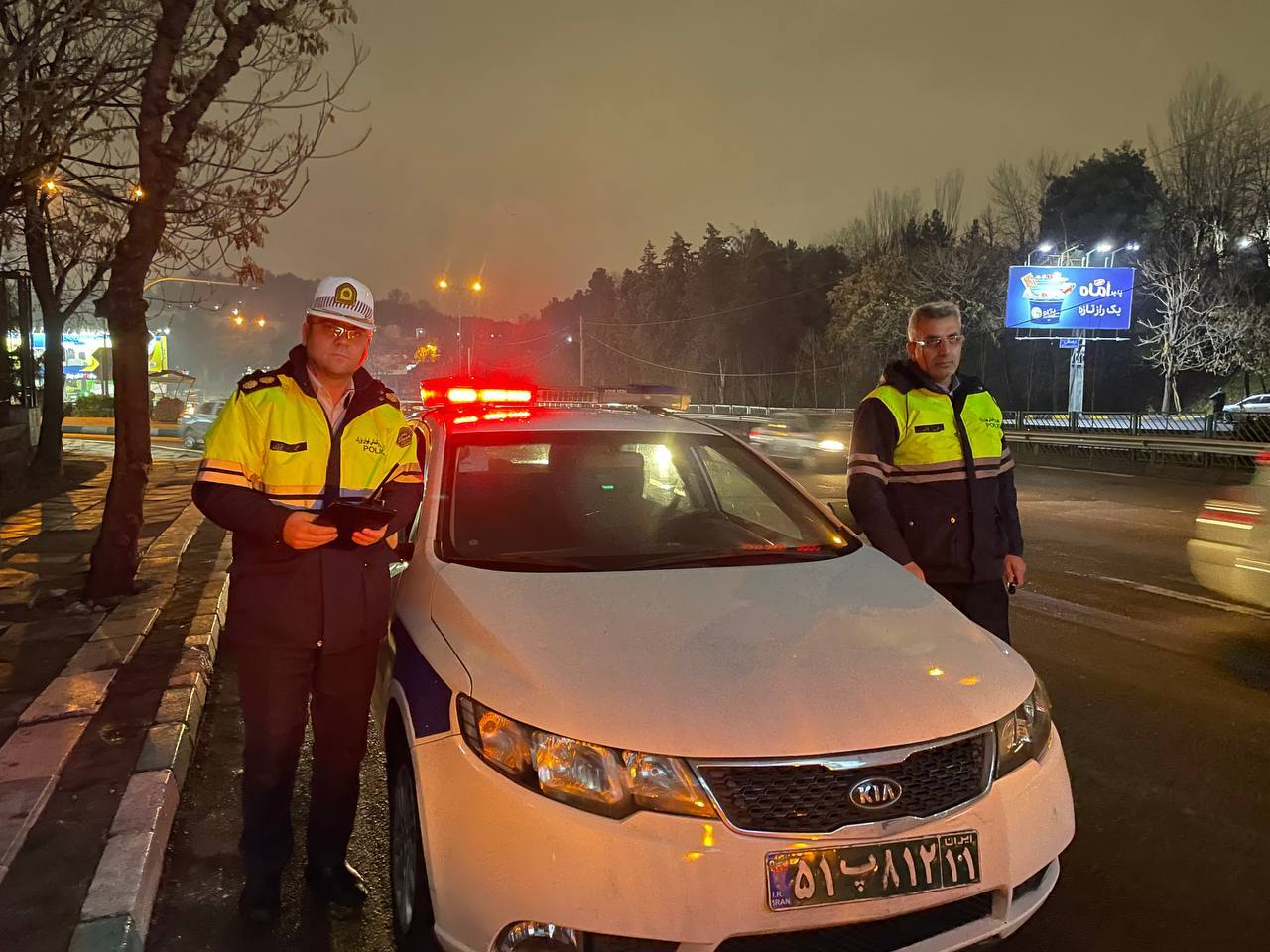 ترافیک روان تهران در هوای بارانی و سرد شب گذشته! ترافیک روان تهران در هوای بارانی و سرد شب گذشته!