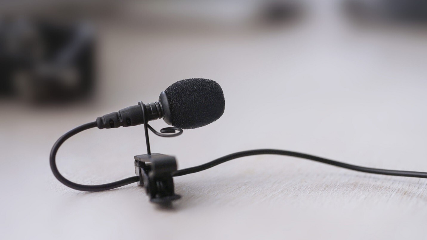 بهترین برند میکروفون یقه ای برای تولید محتوا و ضبط صدا چیست؟