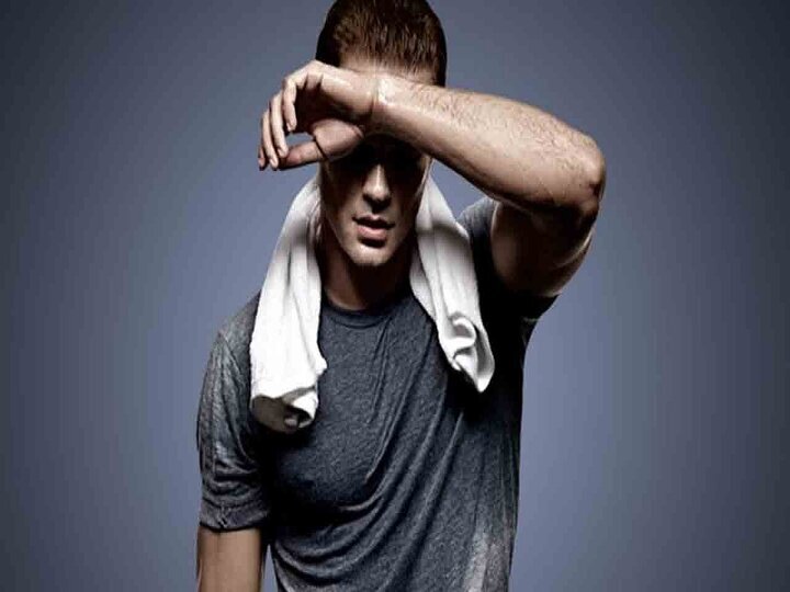 عرق کردن در کاهش وزن تاثیر دارد؟ عرق کردن در کاهش وزن تاثیر دارد؟