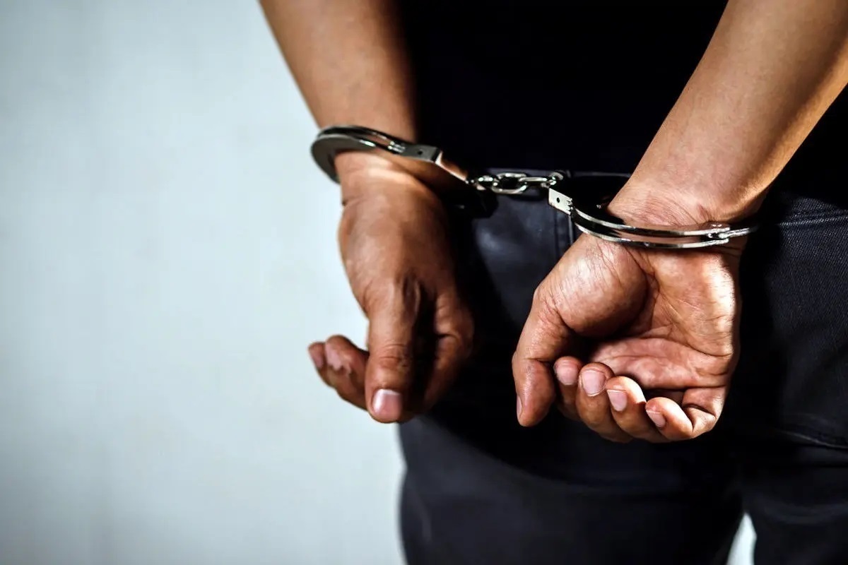 بازداشت تعدادی از کارکنان پالایشگاه تبریز به دلیل جرائم مالی بازداشت تعدادی از کارکنان پالایشگاه تبریز به دلیل جرائم مالی