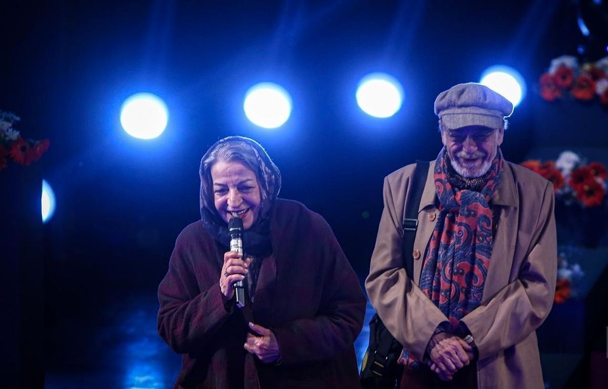 ببینید| واکنش فرزاد حسنی به دست دادن رضا بابک و مرضیه برومند