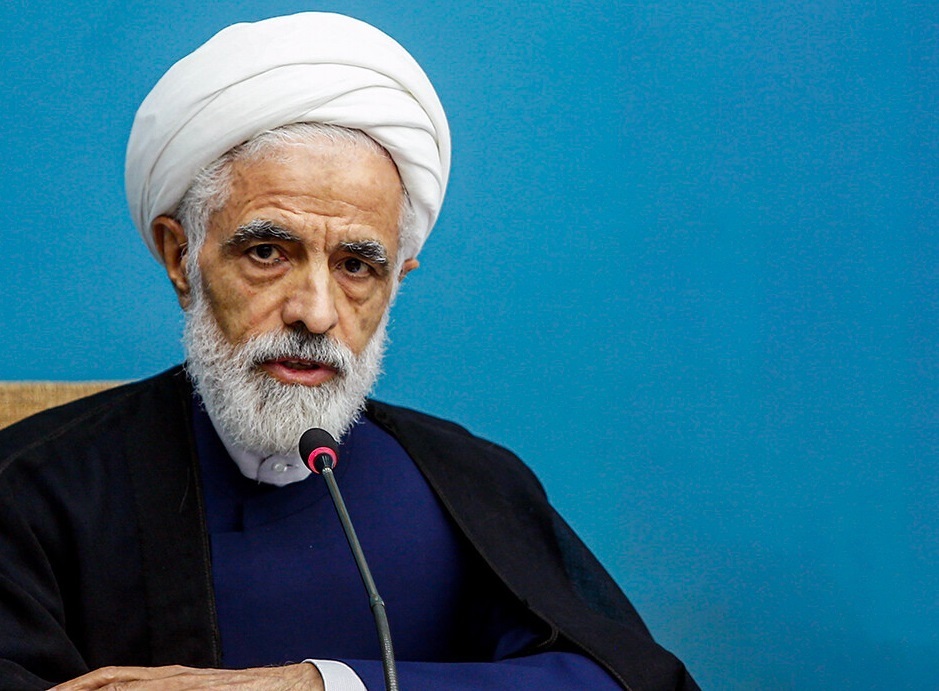 معاون پزشکیان: اسم ظریف که قاچاق نشده؛ نامش را ببرید | ظریف مثل خاتمی و کروبی افتخار ملی است