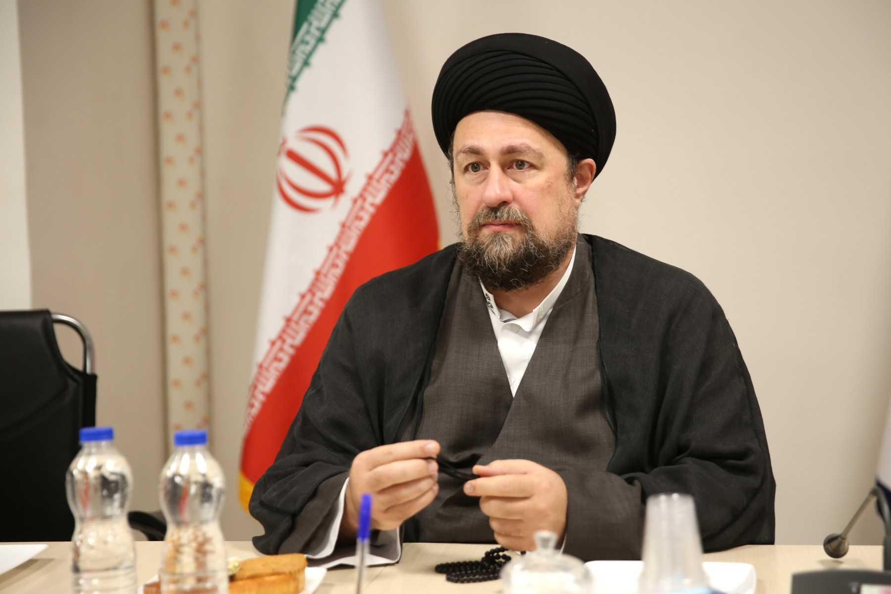 واکنش معنادار سید حسن خمینی به موج حملات به ظریف واکنش معنادار سید حسن خمینی به موج حملات به ظریف