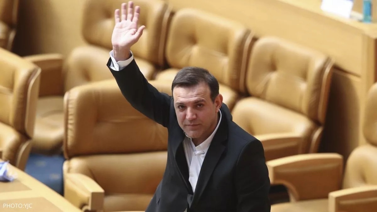 محرومیت جنجالی شهابالدین عزیزی خادم وتو شد محرومیت جنجالی شهابالدین عزیزی خادم وتو شد