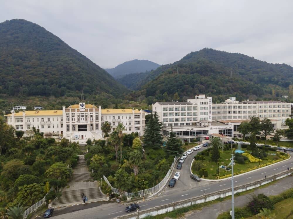 بهترین هتل رامسر رو به دریا: اقامتی دل‌انگیز در کنار ساحل خزر