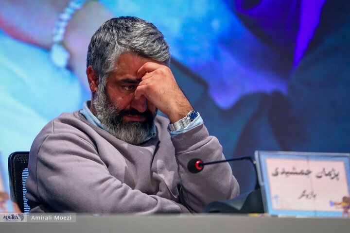 ببینید| انتقاد پژمان جمشیدی به وضعیت نرخ دلار و واکنش عجیب مجری ببینید| انتقاد پژمان جمشیدی به وضعیت نرخ دلار و واکنش عجیب مجری