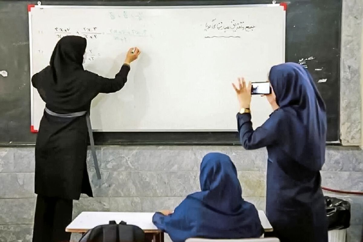 وضعیت فاجعه بار حقوق معلمان| خبرهای خوش در راه است؟